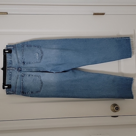 Forever 21 Size 29 Distressed / Destroyed Button Fly Jeans, Raw Hem, Gently Used - Picture 16 of 16